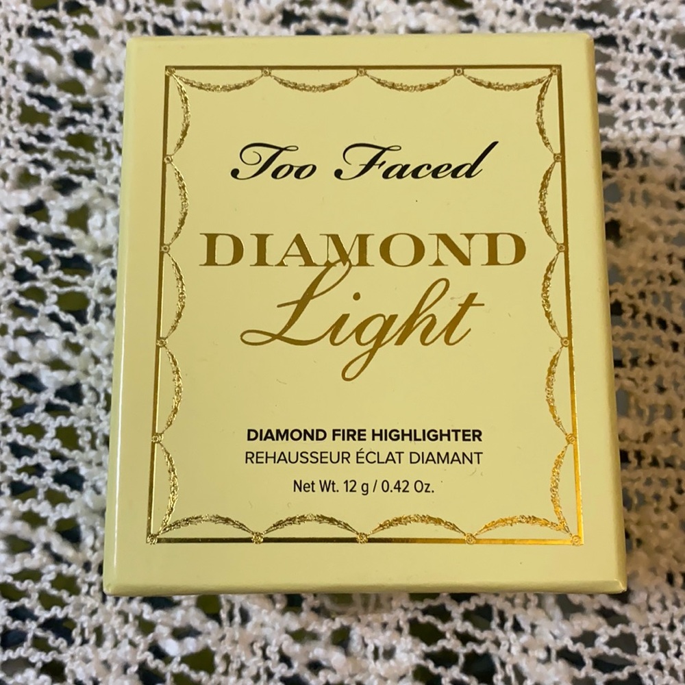 Too Faced Diamond Light Highlighter